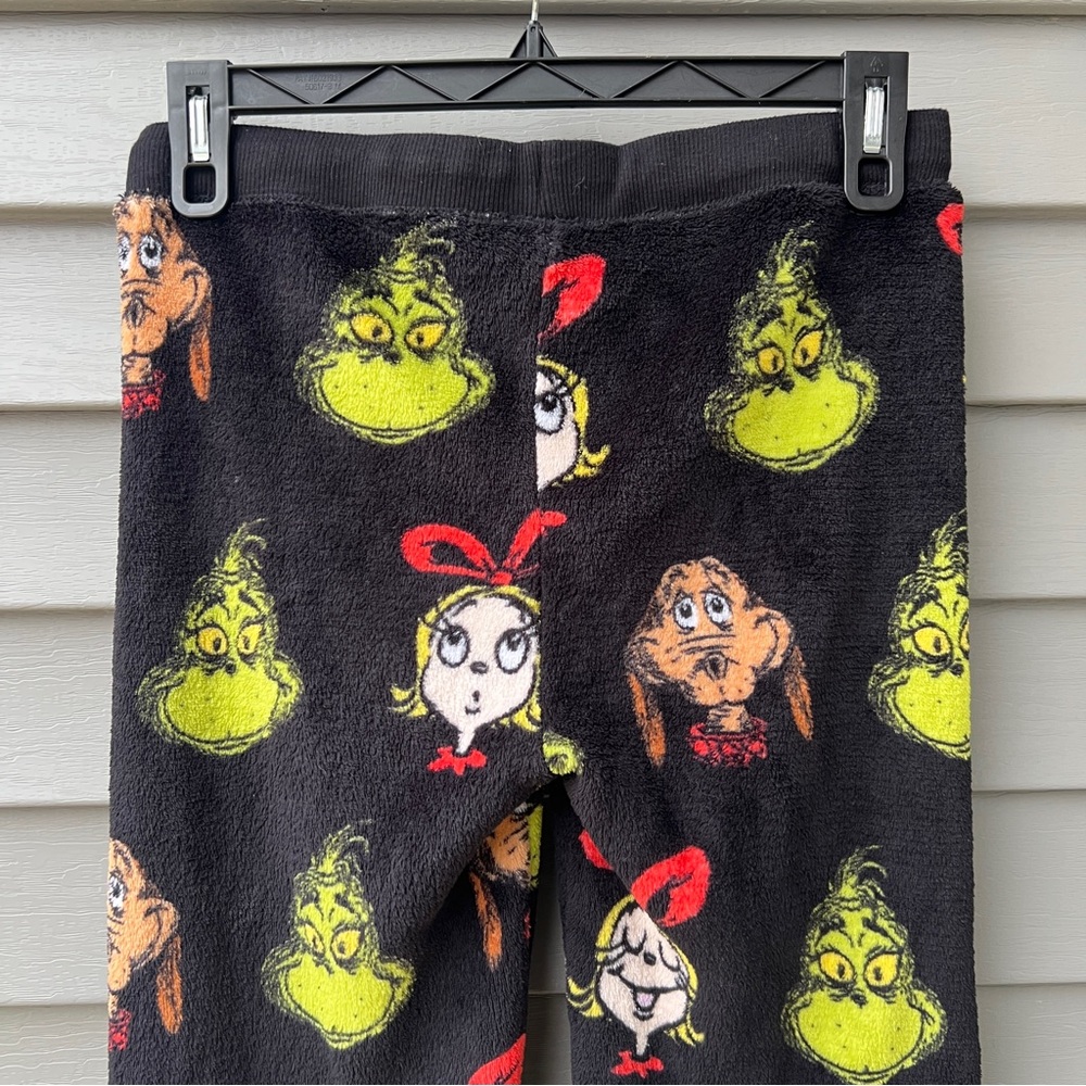 Dr. Seuss Pajama Pants Women's Size M Grinch & Cindy Lou Print Black - Picture 6 of 13